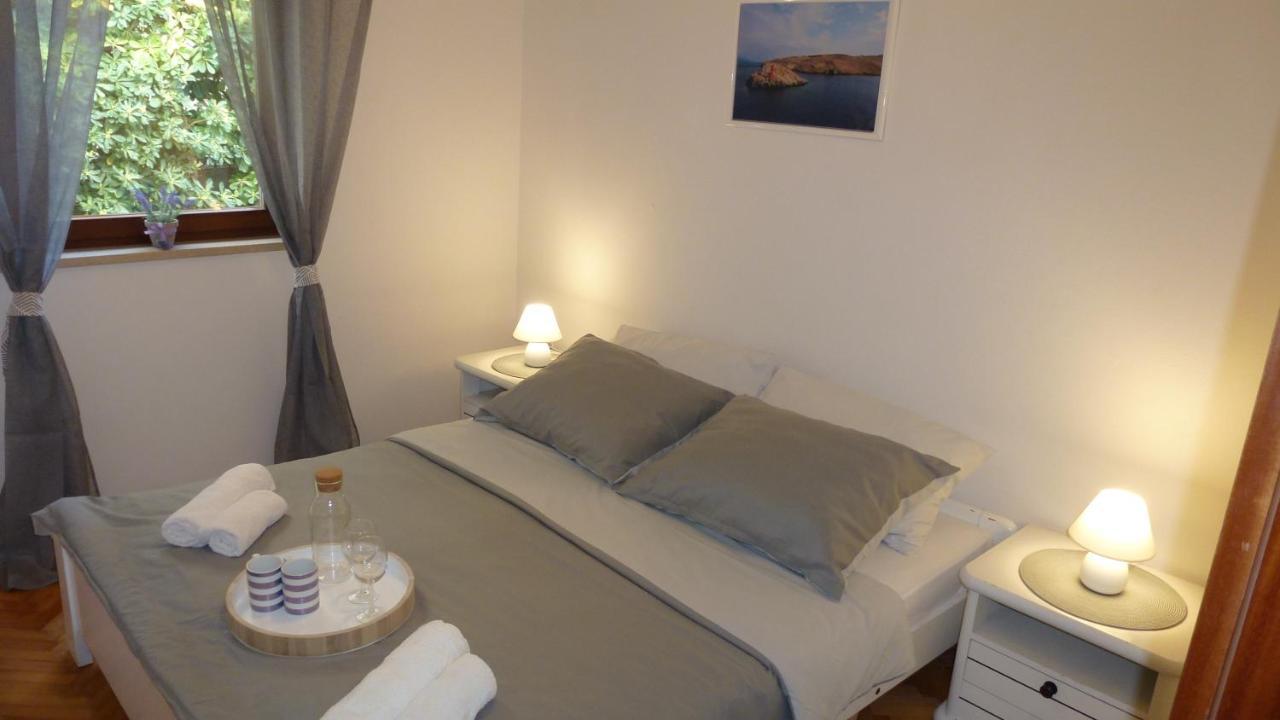 Apartments Pampas Island Pag Pag Town Bagian luar foto