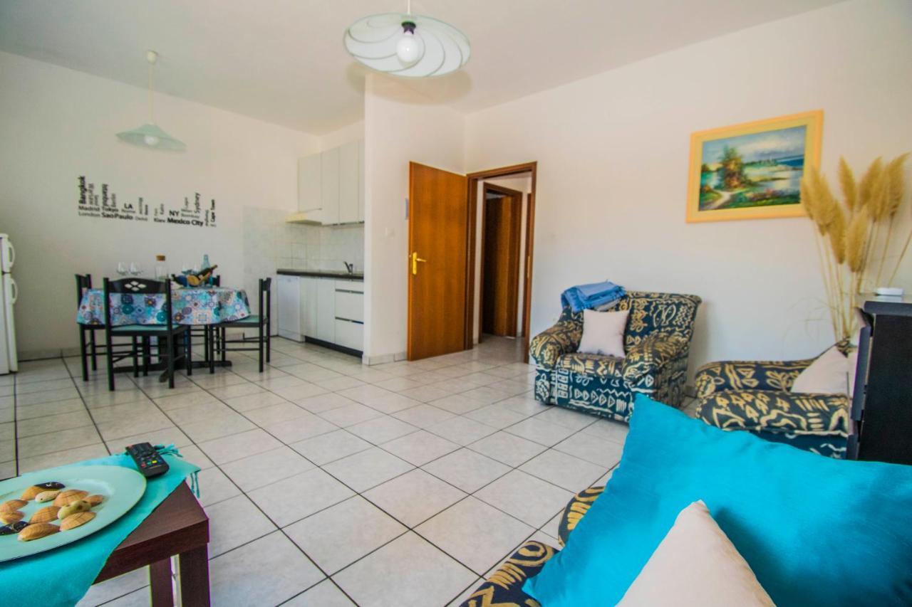 Apartments Pampas Island Pag Pag Town Bagian luar foto
